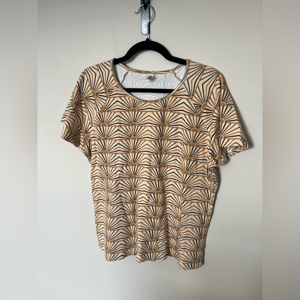 Kate Quinn top